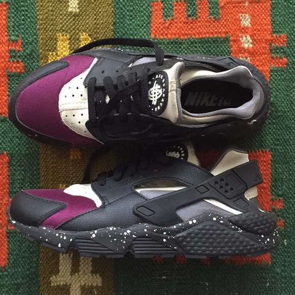 Nike Shoes - Nike ID Huarache shoes SZ 8